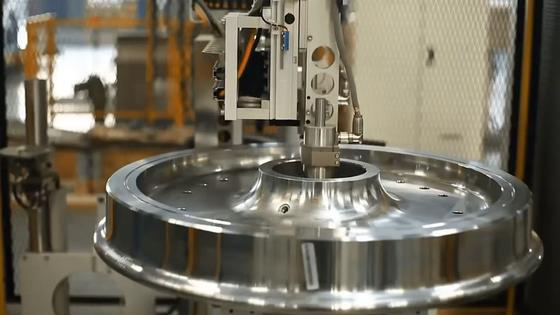 comprare Forgiazione a stampo aperto / chiuso Precisione di lavorazione CNC Precisione di lavorazione di ruote forgiate con tolleranza di lavorazione online manufacture