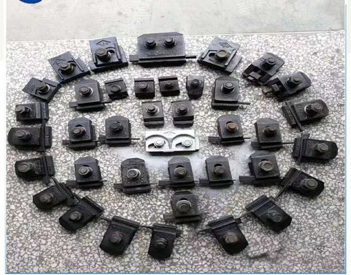 comprare Il tipo di perforazione ha forgiato l'auto flessibile d'acciaio che chiude Crane Rail Clips a chiave online manufacture