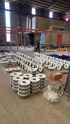 Materiale per ruote ferroviarie verniciate con forte resistenza alla corrosione per impieghi gravosi nelle ferrovie